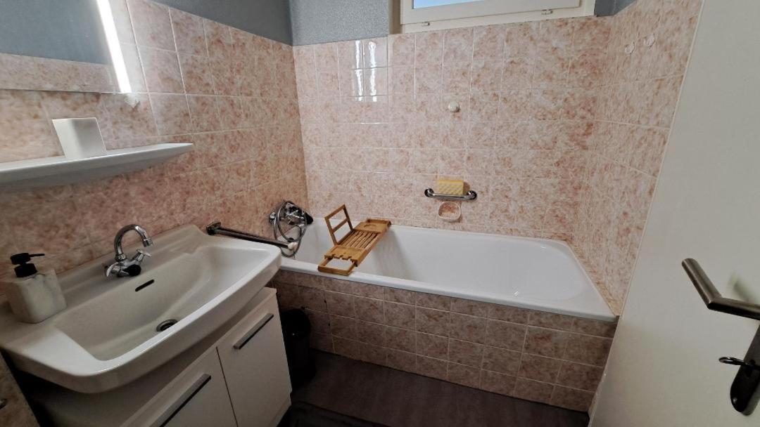 1-Zimmer-Appartement Schoene Aussicht Лангельсхайм Экстерьер фото